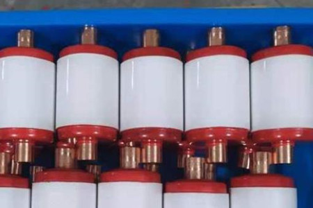 真空滅弧室的結(jié)構(gòu)、工作原理、特點(diǎn)以及應(yīng)用