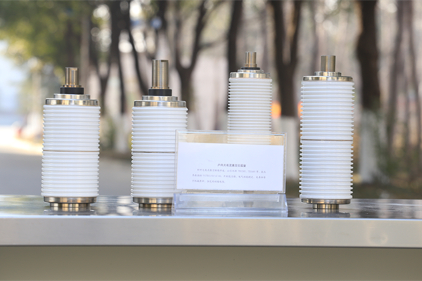 真空開關(guān)管絕緣外殼采用玻璃材料，優(yōu)勢多多！
