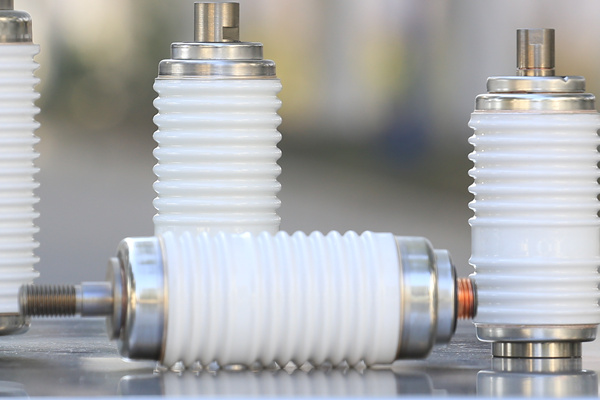 怎樣解決真空滅弧室的漏氣問(wèn)題？