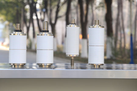 真空開關(guān)管結(jié)構(gòu)及工藝有怎樣的特點(diǎn)和優(yōu)勢(shì)？